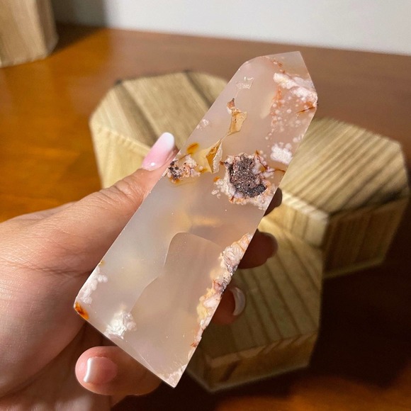 Carnelian Flower Agate Tower - Picture 9 of 12